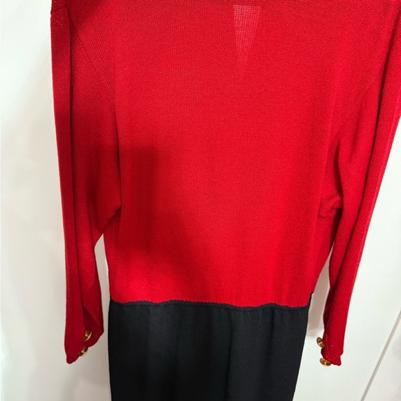 Vintage St. John knit Red and Black Sheath Dress with Notched Collar - Picture 7 of 8